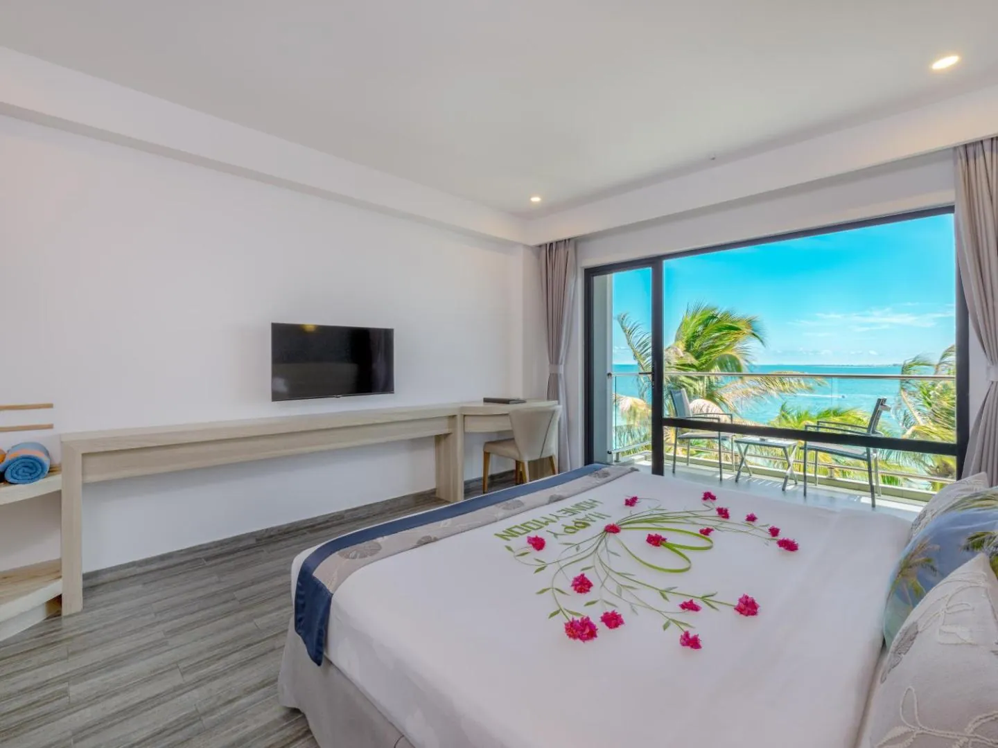 Kaani Grand Seaview 18